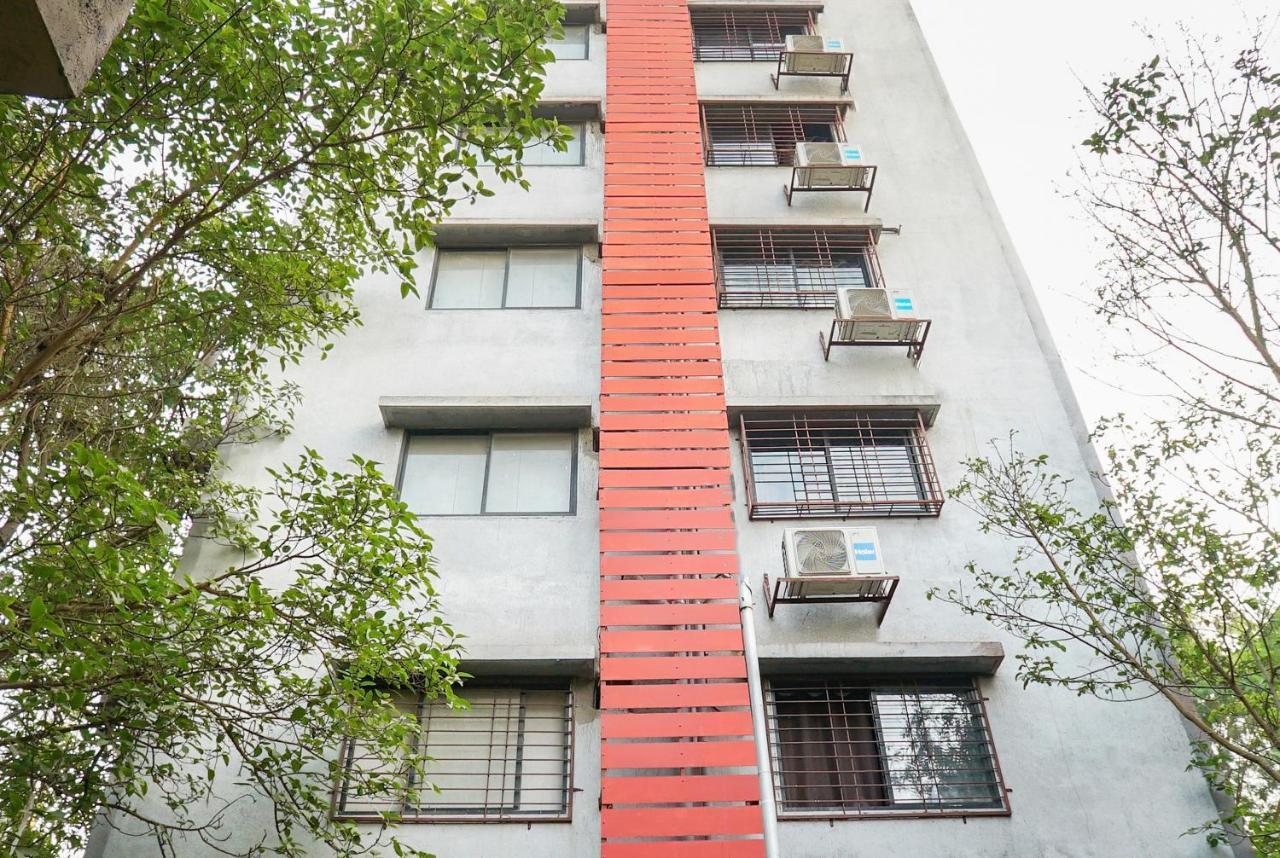 Spot On 24229 Radharani Lodge 西里古里 外观 照片